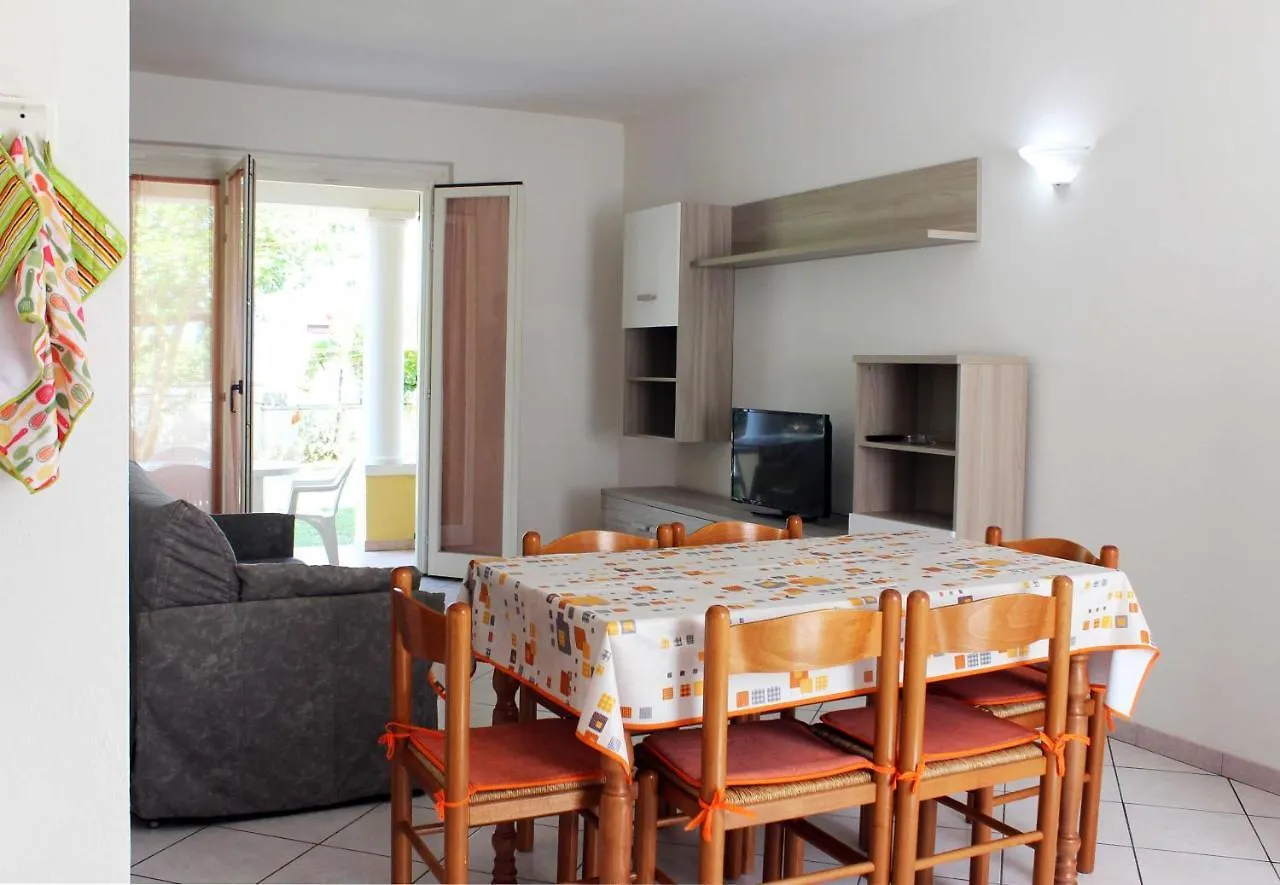 Melo Beach Apartments Tanaunella Italy