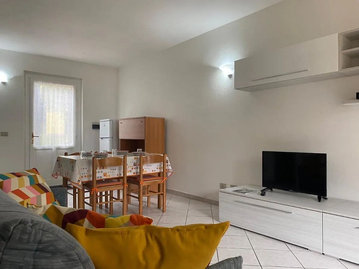 Melo Beach Apartments Tanaunella Italy