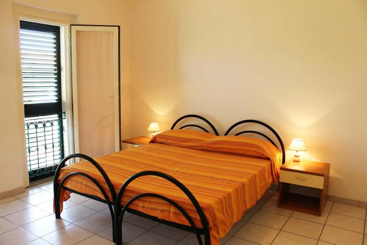 Melo Beach Apartments Tanaunella