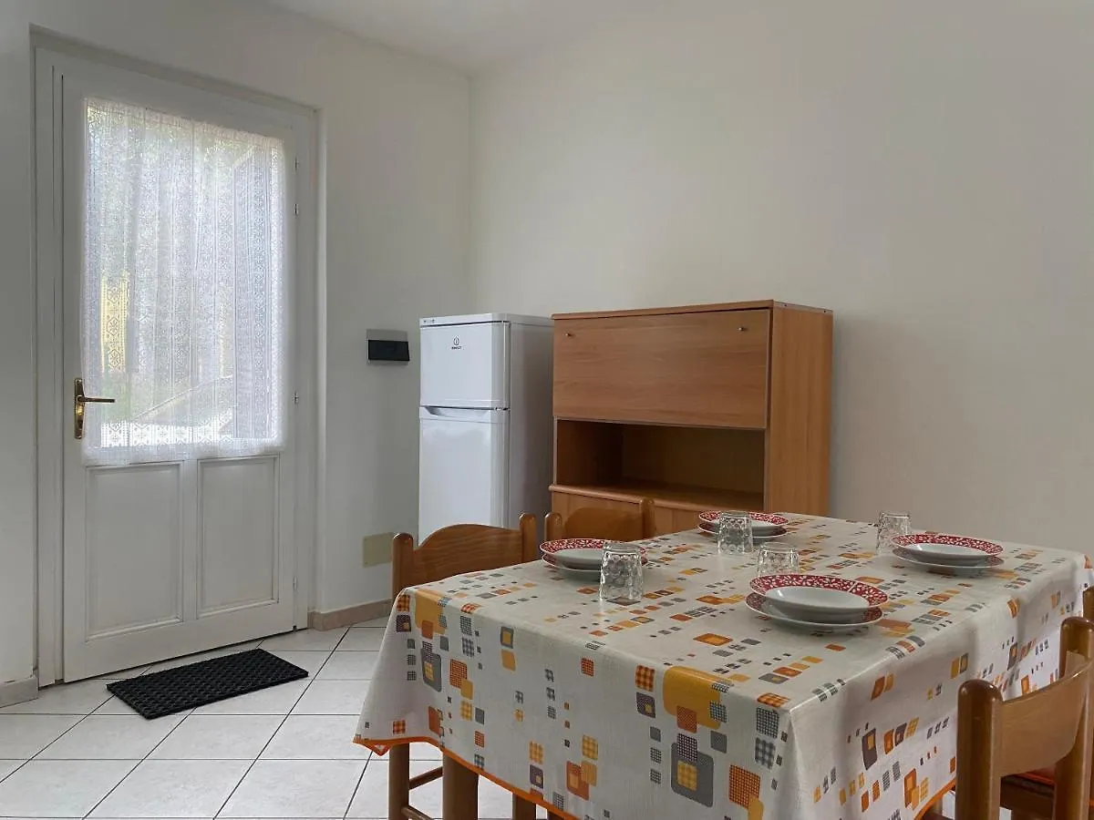 Melo Beach Apartments Tanaunella 0*,  Italy