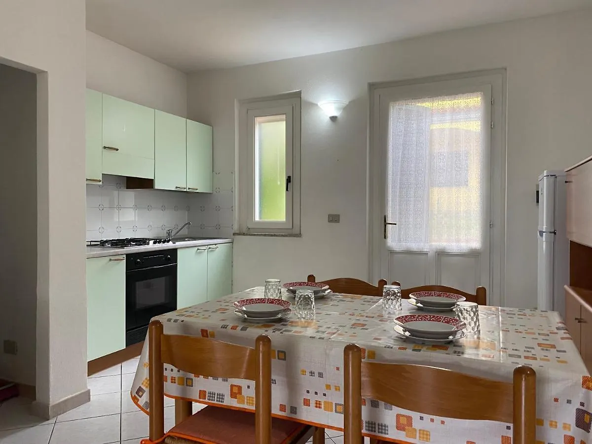 Melo Beach Apartments Tanaunella 0*,