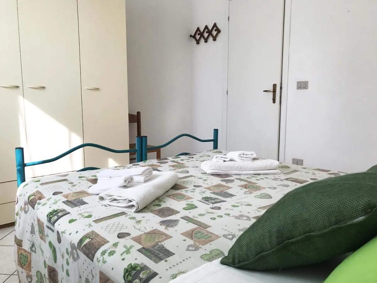 Melo Beach Apartments Tanaunella 0*,  Italia