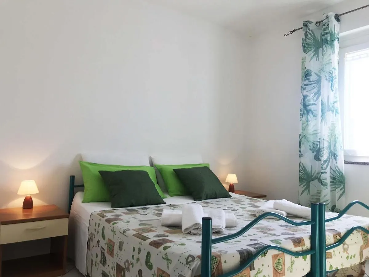 Melo Beach Apartments Tanaunella